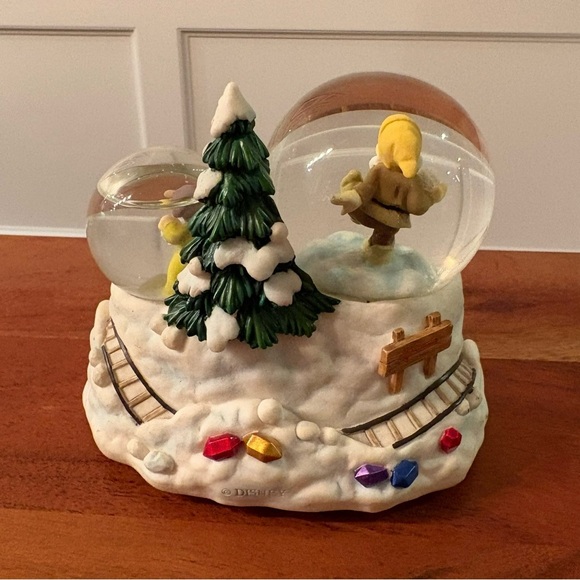 Enesco Disney Snow White seven dwarfs Musical Snow Globe “Greensleeves" vintage - Picture 2 of 7